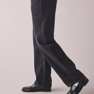 BDG Mid-Rise Jeans in Black - Size 24